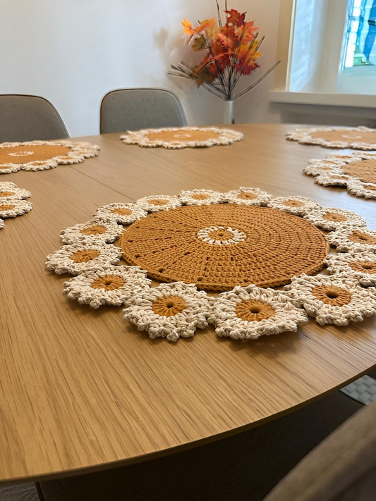 Tischläufer in warmen Naturtönen