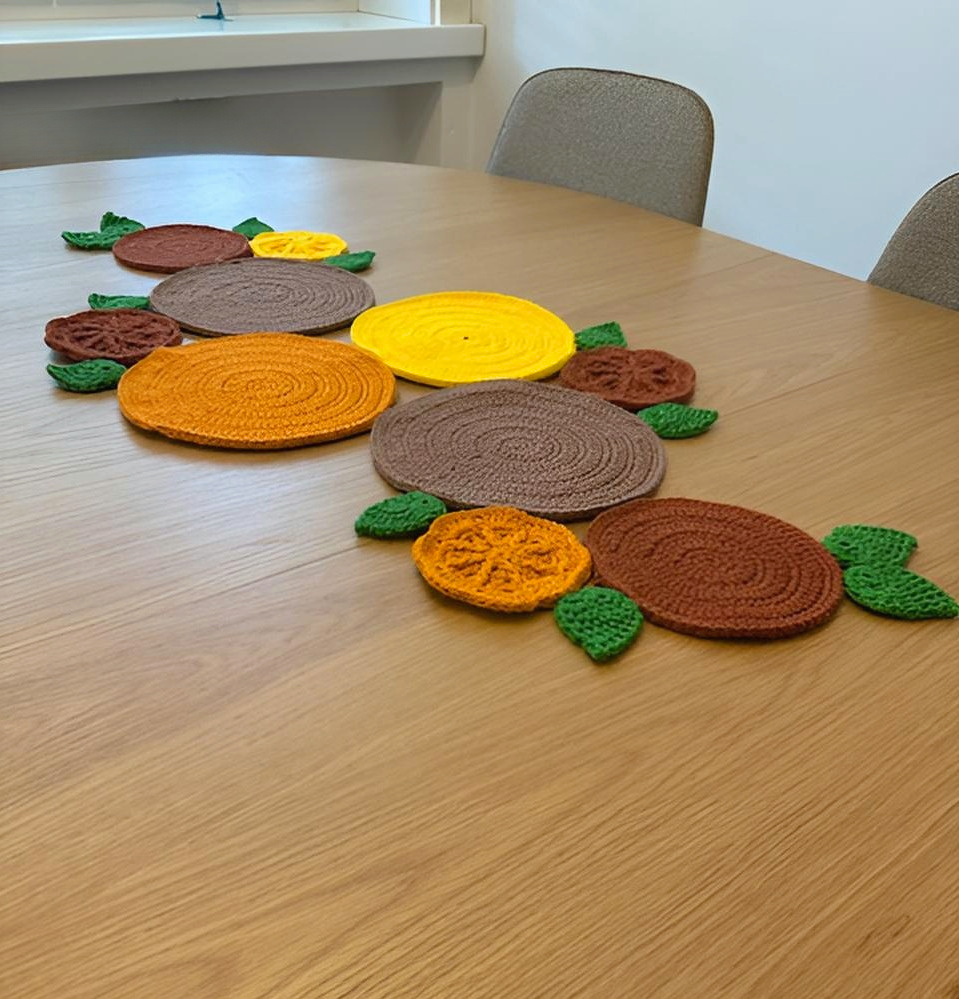 Handgemachter Tischläufer in warmen Herbsttönen 🍁