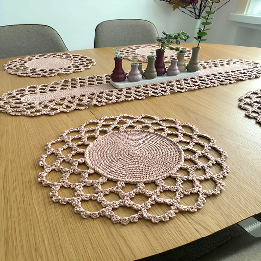 Handgemachter Tischläufer für 6 Personen